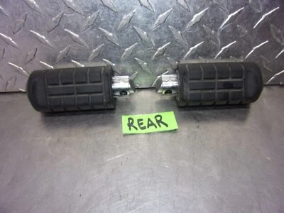 820 A HONDA VTX 1800 C 2003 OEM TRASEIRO DIREITO E ESQUERDO PÉ PEG (DOIS) - Imagem 1 de 4