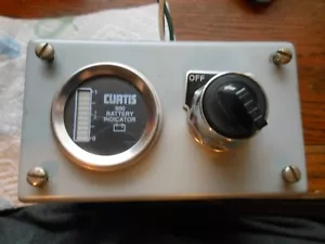 Curtis 900 Batterieanzeige Anzeigegerät mit Abschaltschalter für Gabelstapler - Bild 1 von 4