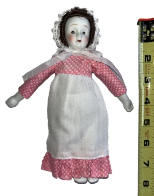 Vestido de colección Pioneer Prairie Doll cabeza de porcelana gorro moda antigua Foto 1 de 4