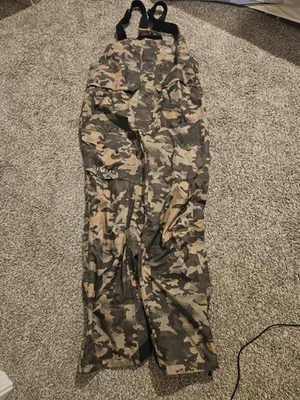 Baberos Simms Challenger camuflados talla L Foto 1 de 4