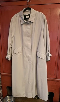 Woman’s Plus Size Rain Coat Trench 24W Anne Klein All Season Lined - Image 1 of 4
