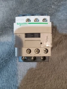 Contactor de CA LC1D12G7 120V bobina igual que Schneider Contactor LC1D12G7 12A 3P 3NO - Imagen 1 de 3