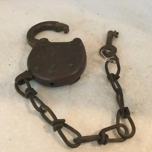 EARLY BRASS PAD LOCK MARKED N.Y. TEL. CO.MADE USA CHAIN PERMANENT ATTACHED. - Picture 1 of 4