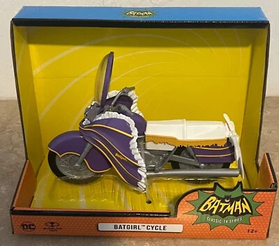 2024 McFarlane DC Retro Batman 1966 Serie de TV Clásica Batgirl Ciclo Vehículo Foto 1 de 4