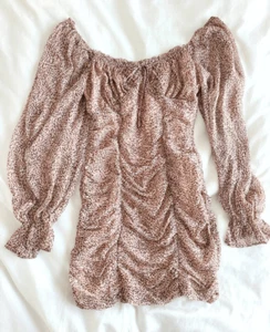 Exuberante Vestido Estampado Animal Cuello Corazón Manga Larga Acanalado Rosa Taupe Mediano - Imagen 1 de 6