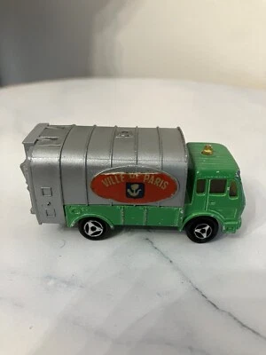 Majorette No.218 Mercedes-Benz Garbage Truck Green 1:100 Ville de Paris. - Image 1 of 4