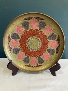 Plato decorativo pintado vintage de latón esmaltado - Imagen 1 de 9