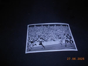R! original 1936 Jesse Owens Olympiade Berlin 4x100m Staffel Sammelbild Card - Picture 1 of 3