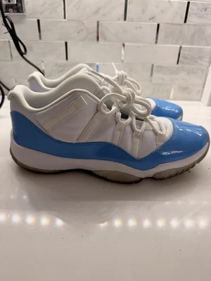 Nike Air Jordan 11 retrô baixo tamanho 10 UNC 2017 Carolina Michael Jordan Bulls Goat - Imagem 1 de 4