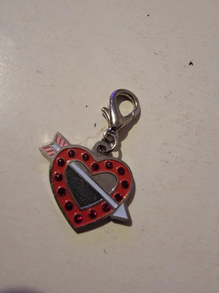 Pet Co Collar Perro o Gato Dije Corazón Rojo con Estrás Flecha Petco Foto 1 de 2
