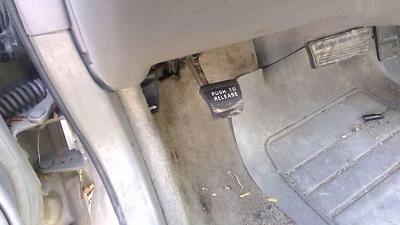 Chevy Lumina 1998 conjunto de pedal de freno de estacionamiento OEM unidad de emergencia completa Foto 1 de 4