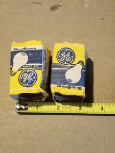 (J6) --- Two Vintage Sylvania 10 Watt Appliance Bulbs - Picture 1 of 7