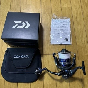 CARRETE GIRATORIO DAIWA 15 Saltiga 6500H relación de transmisión 5,7:1 con caja - Imagen 1 de 6
