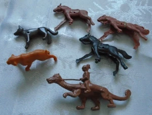 Horse and Dinosaurs / Dog Figures   1970-80's 6 pieces Color assorted lot 20 - Picture 1 of 1