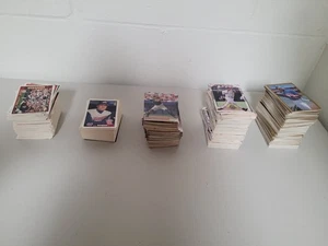 Lot of 855 Late-1990s Baseball Cards Commons and Semi-Stars -- Topps, UD, etc. - Bild 1 von 12