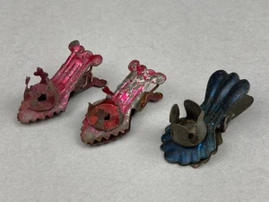 3 x ANTIQUE GERMAN TINPLATE CANDLE HOLDERS CLIPS SHOES CHRISTMAS DECORATIONS - Picture 1 of 9