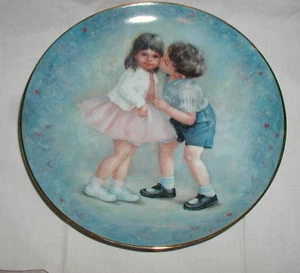 "FIRST KISS" PLATE ROSEMARY CALDER CALHOUN'S SOCIETY - Picture 1 of 3
