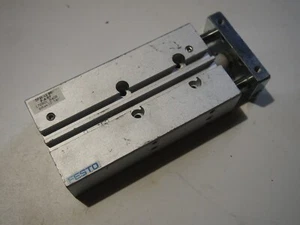 Vérin pneumatique FESTO DFM 12 80 P A KF - Picture 1 of 5