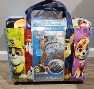PAW PATROL REVERSIBLE TWIN 5 PC BED SET +BONUS TOTE GIFT IDEA - Picture 1 of 2