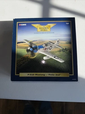 Corgi Aviation Archive escala 1:72 P-51D Mustang Segunda Guerra Mundial Fighter "Petie 2nd" AA32204  Foto 1 de 4