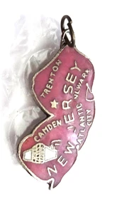 nEW JERSEY STATE METAL PINK ENAMEL CHARM PENDANT VTG SOUVENIR JEWELRY neocurio - Picture 1 of 4