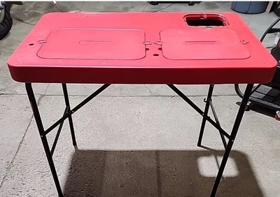 Mesa exterior portátil con herramienta a presión con grifo y cesta de basura  Foto 1 de 3