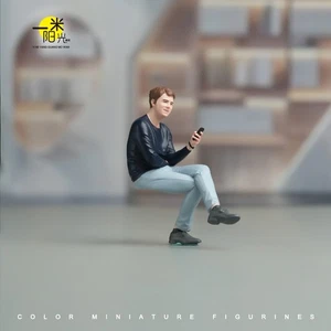 1/18 1/24 Miniature Uomo Seduto con Telefono Diorama Scena Figura Bambola per Auto Giocattolo - Foto 1 di 11