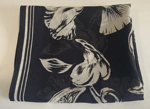 Schwarzer Blumen Schal transparent weiß Blumen länglich leicht Vintage - Bild 1 von 7