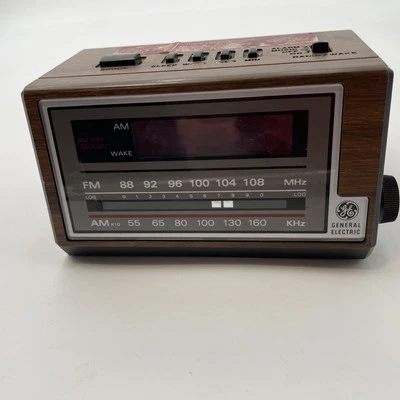 Vintage GE General Electric Alarm Clock Radio AM/FM Model 7-4601A Tested Works - Image 1 of 4
