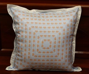 JIM THOMPSON CUSHION COVER 100% THAI SILK ELEPHANT PRINTED  BLUE 18" x 18" - Picture 1 of 6