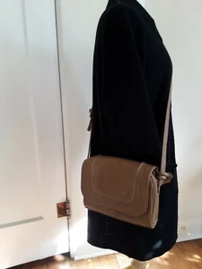 Liz Claiborne medium cross-body purse with interior accessories, gently used - Picture 1 of 7