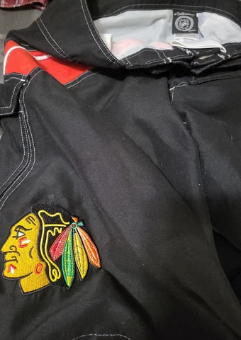 NHL Chicago BlackHawks Men XL/ 38 Patch Logo Broad Shorts #YT-12215 Cover