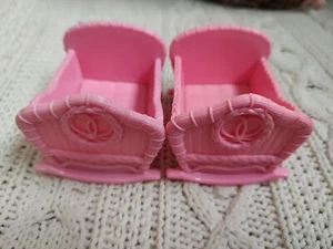 Lote cuna rosa para casa de muñecas Fisher Price Loving Family - Imagen 1 de 6