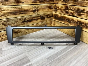 Soporte matrícula original Audi A4 8E gris 8E0807285R 1QP NUEVO - Imagen 1 de 1