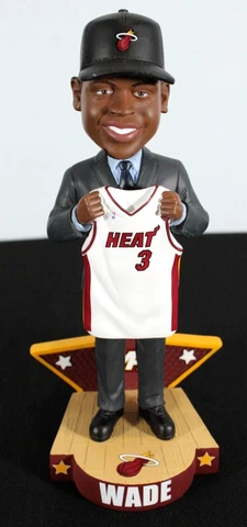 2019 FOCO Dwyane Wade Heat NBA Limited Edition Bobblehead Legends of "The Court" Cover