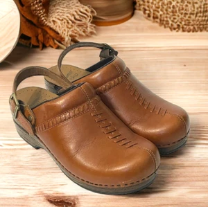 Zoccoli Dansko in pelle marrone intrecciati donna comodi senza schienale cinturino tacco 37 6,5 - Foto 1 di 17