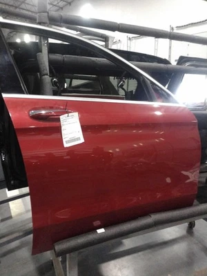 Mercedes-Benz Clase GLC 2020 puerta derecha rojo usado buen estado SUV de 4 puertas Foto 1 de 4