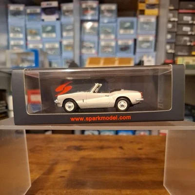 Spark S2473 Triumph Spitfire Mk3 1967 - 1/43  - Image 1 of 4