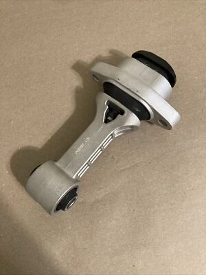 Montaje de puntal de par inferior delantero apto para Hyundai Accent/Elantra/Elantra Coupé Foto 1 de 2