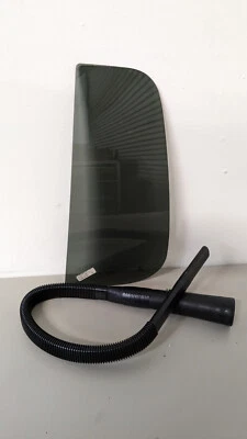 Vidrio de ventilación trasera del lado del conductor utilitario de 4 puertas para Ford Explorer 2002-2006 Foto 1 de 2