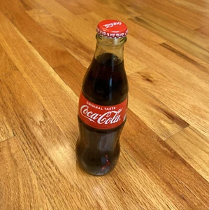 2017 COCA - COLA SABOR ORIGINAL 8 OZ BOTELLA DE VIDRIO SIN ABRIR Coca-Cola Soda - Imagen 1 de 5
