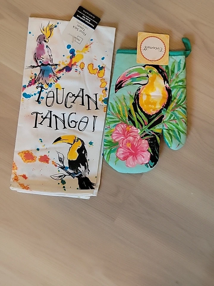 全新带标签 Mainstays TOUCAN TANGO 面粉袋毛巾 + 主流国际烤箱手套 — 第 1/4 张图片