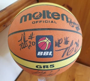 BALONCESTO FUNDIDO GR5 FIRMADO POR LAS ÁGUILAS DE NEWCASTLE - Imagen 1 de 9