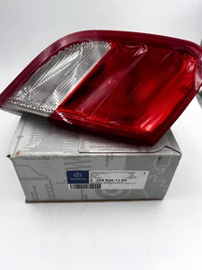 Lente trasera interior izquierda se adapta a 97-03 Mercedes W208 CLK 320 430 55 NUEVO GENUINO - Imagen 1 de 5