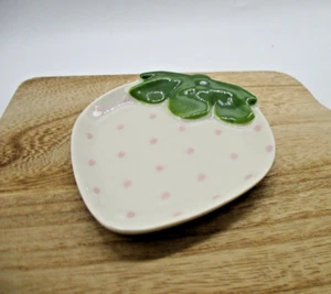 Ceramic plate strawberry white 10cm 9cm natural kitchen - Picture 1 of 2