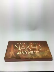 URBAN DECAY NAKED PETITE HEAT PALETTE DIMENSIONI 6 x 0,04 once / 1,3 g - Foto 1 di 2
