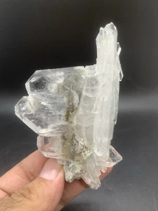 710 Carats Rare Chlorine Faden Quartz Specimen. - Picture 1 of 12