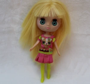 Littlest Pet Shop Blythe Scooter Niña Muñeca Vestido Conjunto Loves Lps 2010 Rubio - Imagen 1 de 8