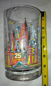 Vintage Walt Disney World 25th Anniversary "REMEMBER THE MAGIC" Donald Duck Glas - Bild 1 von 9
