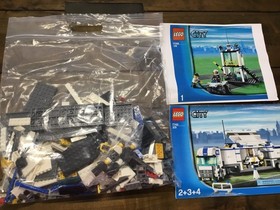 LEGO CITY: 7743 Police Command Centre Complete